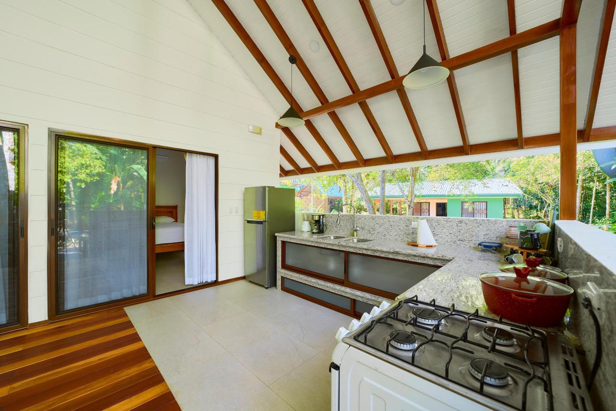 Casa Coki - Modern Villa Pool Steps From The Beach Puerto Viejo de Talamanca Exterior photo