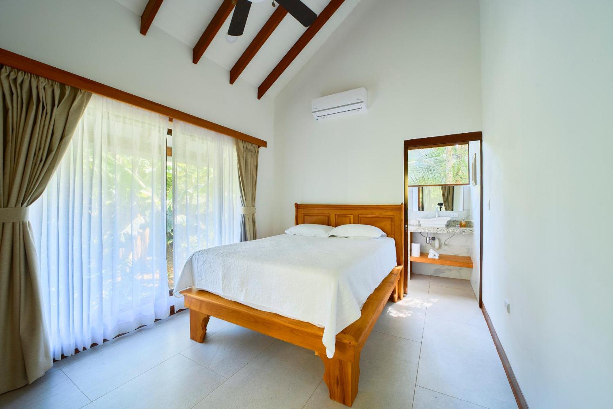 Casa Coki - Modern Villa Pool Steps From The Beach Puerto Viejo de Talamanca Exterior photo